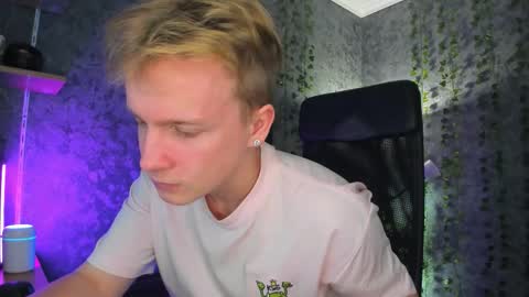 Snapshot of alex__sweet chatting on 19, 10, 2025 your Alex online show from 19, 10, 2025