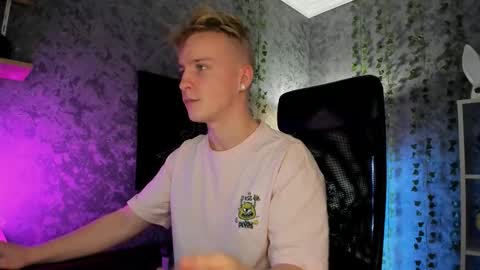 Snapshot of alex__sweet chatting on 24, 10, 2025 your Alex online show from 24, 10, 2025