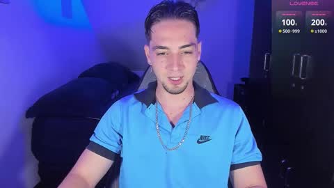 Snapshot of alex_smith0 chatting on 8, 10, 2025     online show from 8, 10, 2025