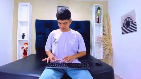 Alex Vanz online show from 18, 12, 2025