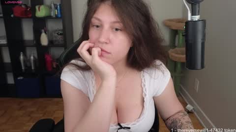 Snapshot of alexa_dream chatting on 1, 10, 2025 dont be afraid to click social media link its  working  just click on that  online show from 1, 10, 2025