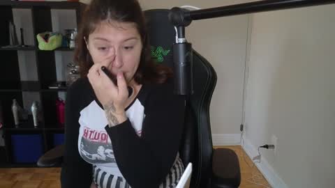 Snapshot of alexa_dream chatting on 20, 10, 2025 dont be afraid to click social media link its  working  just click on that  online show from 20, 10, 2025