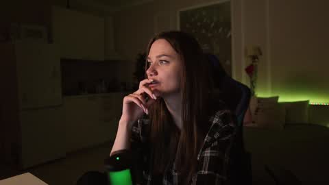 Snapshot of alexa_feels chatting on 15, 12, 2024 Little Duck homie online show from 15, 12, 2024