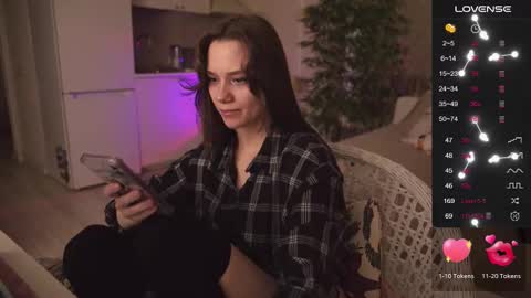 Snapshot of alexa_feels chatting on 17, 10, 2025 Little Duck homie online show from 17, 10, 2025