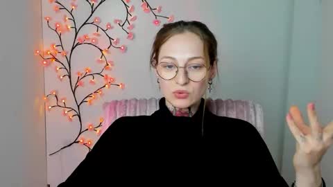 Snapshot of alexa_kittie chatting on 7, 4, 2026 Alexa online show from 7, 4, 2026