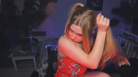 Snapshot of alexa_pirs chatting on 17, 9, 2025 alexa_pirs online show from 17, 9, 2025