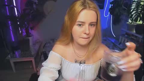 Snapshot of alexa_pirs chatting on 28, 9, 2025 alexa_pirs online show from 28, 9, 2025