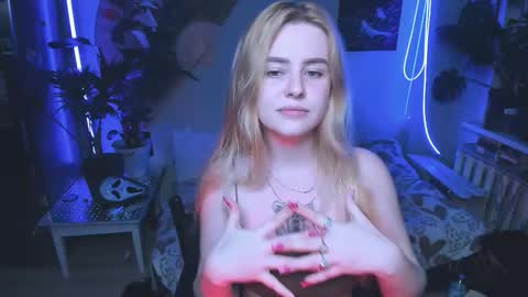 Snapshot of alexa_pirs chatting on 14, 10, 2025 alexa_pirs online show from 14, 10, 2025