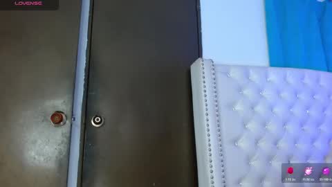   online show from 15, 11, 2025