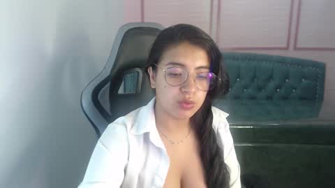 Snapshot of alexa_romero_t chatting on 16, 9, 2025 Alexandra online show from 16, 9, 2025