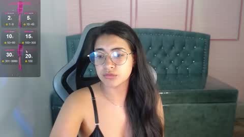 Snapshot of alexa_romero_t chatting on 6, 10, 2025 Alexandra online show from 6, 10, 2025