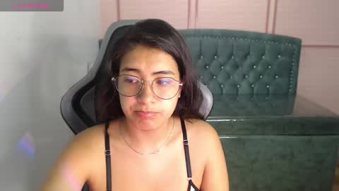 Snapshot of alexa_romero_t chatting on 15, 10, 2025 Alexandra online show from 15, 10, 2025