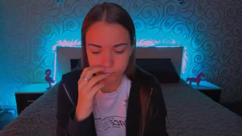 Snapshot of alexabarkley chatting on 19, 12, 2024 angel online show from 19, 12, 2024