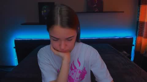 Snapshot of alexabarkley chatting on 12, 3, 2025 angel online show from 12, 3, 2025