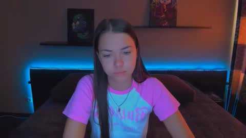 Snapshot of alexabarkley chatting on 1, 10, 2025 angel online show from 1, 10, 2025