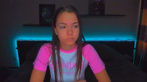 Snapshot of alexabarkley chatting on 8, 10, 2025 angel online show from 8, 10, 2025