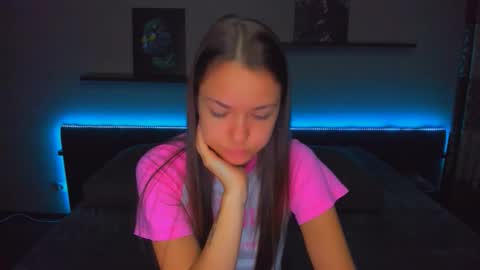 Snapshot of alexabarkley chatting on 14, 10, 2025 angel online show from 14, 10, 2025