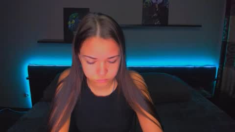 Snapshot of alexabarkley chatting on 15, 10, 2025 angel online show from 15, 10, 2025