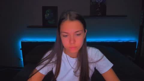 Snapshot of alexabarkley chatting on 24, 10, 2025 angel online show from 24, 10, 2025