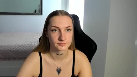 Snapshot of alexafragile chatting on 25, 9, 2025 Alexa online show from 25, 9, 2025