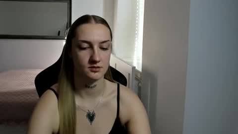 Snapshot of alexafragile chatting on 3, 10, 2025 Alexa online show from 3, 10, 2025