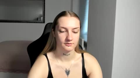 Snapshot of alexafragile chatting on 11, 10, 2025 Alexa online show from 11, 10, 2025