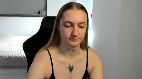 Snapshot of alexafragile chatting on 18, 10, 2025 Alexa online show from 18, 10, 2025