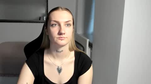 Snapshot of alexafragile chatting on 31, 10, 2025 Alexa online show from 31, 10, 2025