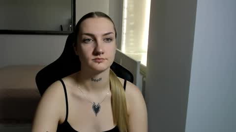 Snapshot of alexafragile chatting on 6, 11, 2025 Alexa online show from 6, 11, 2025