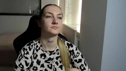 Snapshot of alexafragile chatting on 8, 11, 2025 Alexa online show from 8, 11, 2025