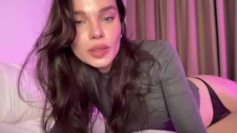 Snapshot of alexalex2095 chatting on 6, 3, 2026 Ember Valentine online show from 6, 3, 2026