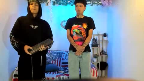 chicos hot online show from 6, 11, 2025