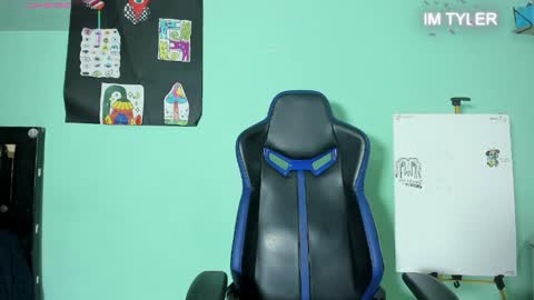 chicos hot online show from 12, 4, 2026