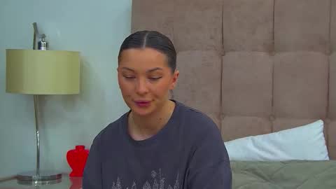 AlexandraBloom online show from 15, 3, 2026