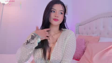 lexandra  online show from 8, 5, 2026