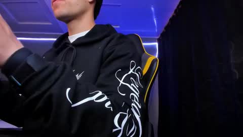 alexgiraldo__ online show from 3, 12, 2025