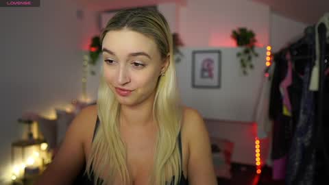 Alexis Texas online show from 3, 12, 2024