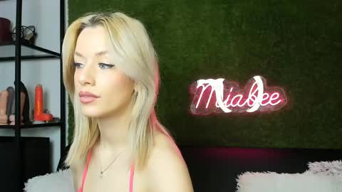 alexisbanx online show from 6, 5, 2026