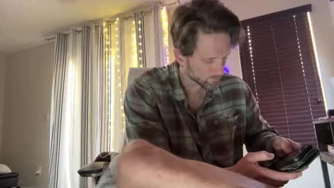 Snapshot of alexmanndickerson chatting on 17, 10, 2025 Alex Mann online show from 17, 10, 2025