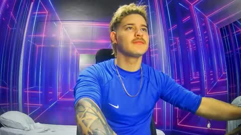 Snapshot of alexpierss chatting on 30, 9, 2025 Alex online show from 30, 9, 2025