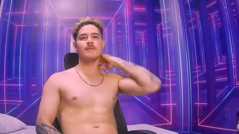 Snapshot of alexpierss chatting on 1, 10, 2025 Alex online show from 1, 10, 2025