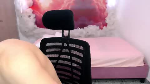 Snapshot of alexpierss chatting on 21, 10, 2025 Alex online show from 21, 10, 2025