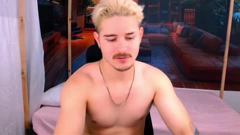 Snapshot of alexpierss chatting on 31, 10, 2025 Alex online show from 31, 10, 2025