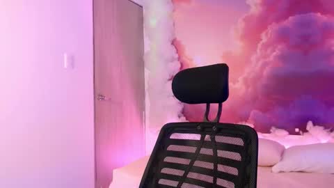 Snapshot of alexpierss chatting on 7, 11, 2025 Alex online show from 7, 11, 2025