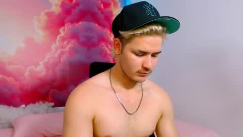 Snapshot of alexpierss chatting on 8, 11, 2025 Alex online show from 8, 11, 2025