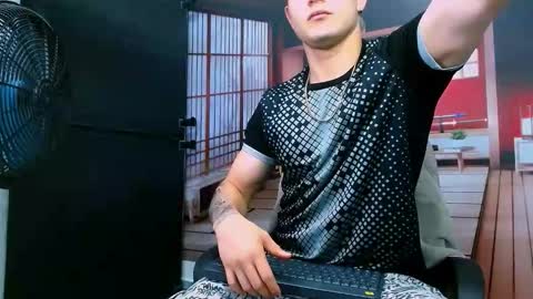 Snapshot of alexpierss chatting on 10, 11, 2025 Alex online show from 10, 11, 2025