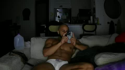 Snapshot of alextbigd chatting on 14, 9, 2025 alextbigd online show from 14, 9, 2025