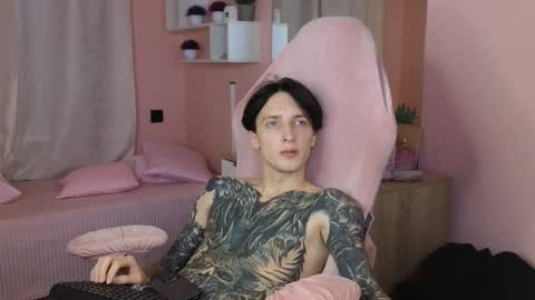 Snapshot of alexxone_ chatting on 16, 10, 2025 Alex online show from 16, 10, 2025