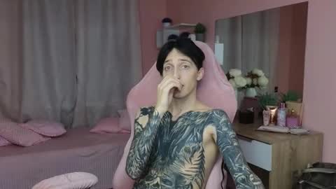 Snapshot of alexxone_ chatting on 23, 10, 2025 Alex online show from 23, 10, 2025