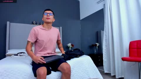 Alexo Rossie online show from 8, 1, 2025